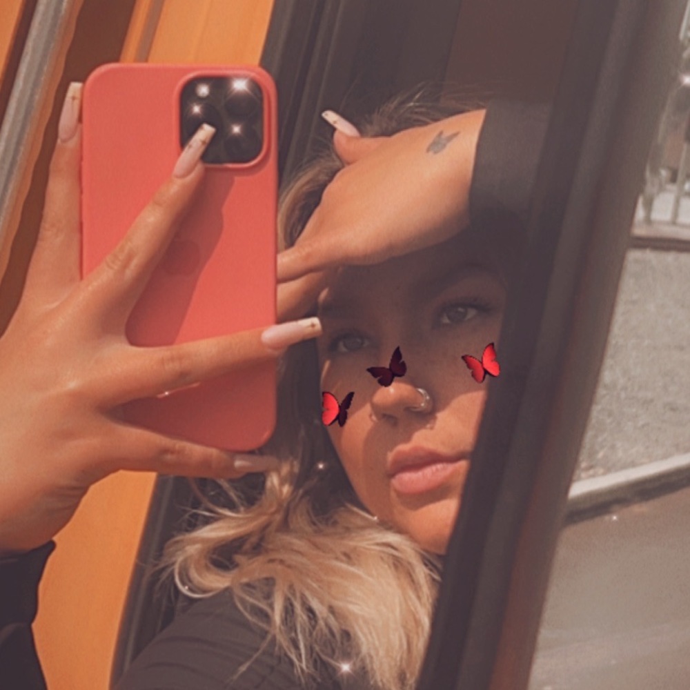 Meet your Posher, Alyssa